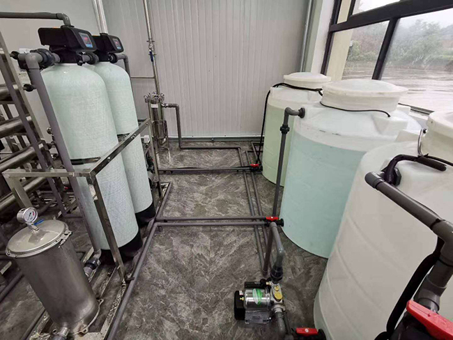 今天我们青岛软化水设备车间已经完成了该厂家的锅炉软化水设备的发货安装完毕